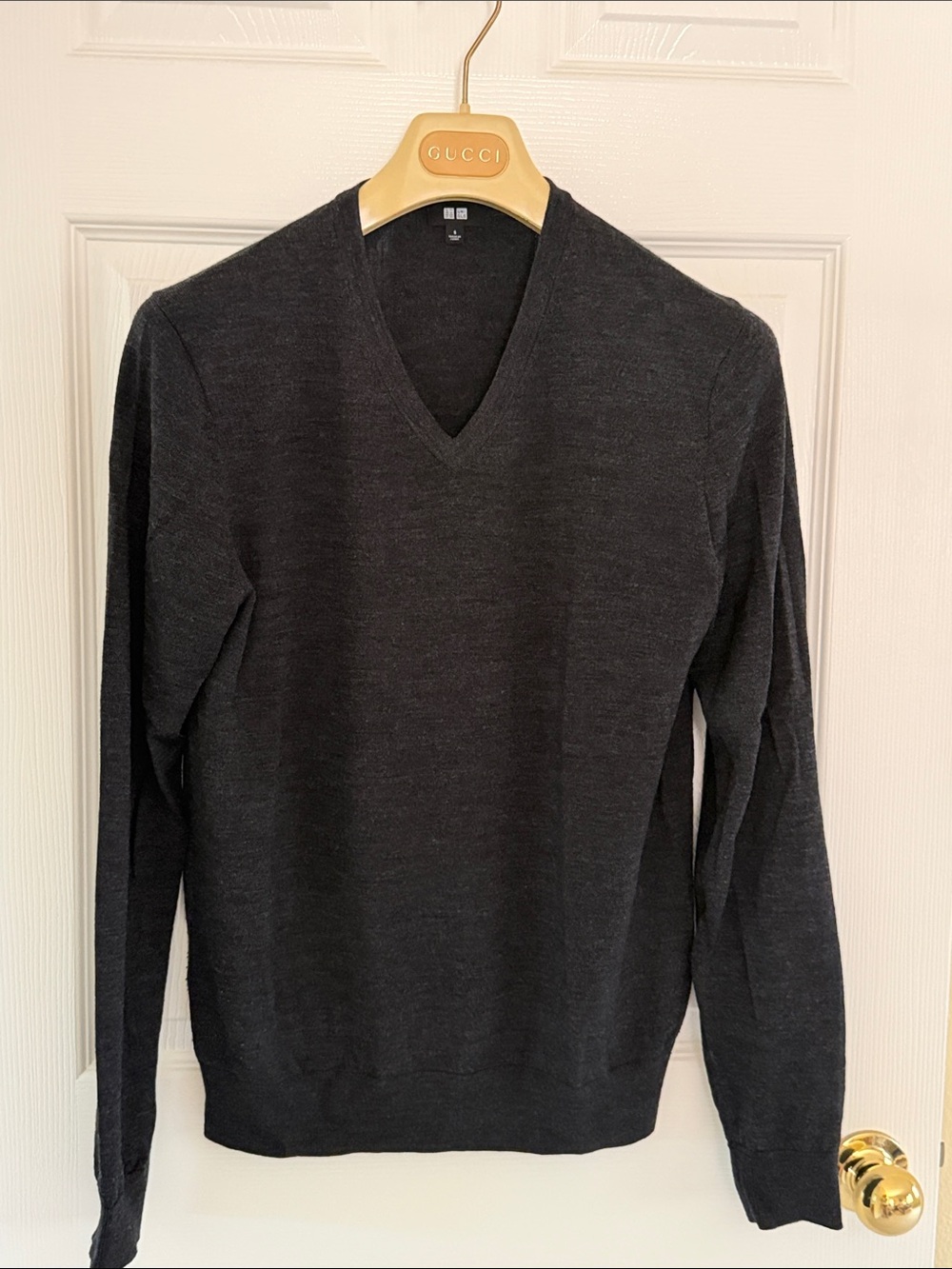 Uniqlo women's wool V-Neck Long Sleeve Sweater - Charcoal like new